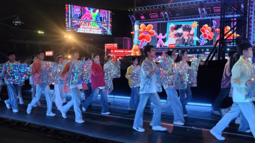 我校学子亮相2025-2026湖南卫视芒果TV跨年